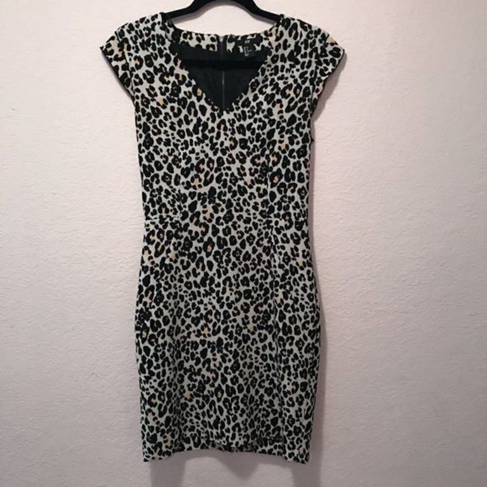 *30off3* NWOT. H&M sexy leopard print dress zips on back - Picture 4 of 10
